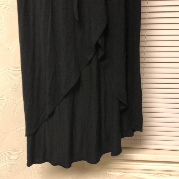 High low black skirt - Picture 2 of 3